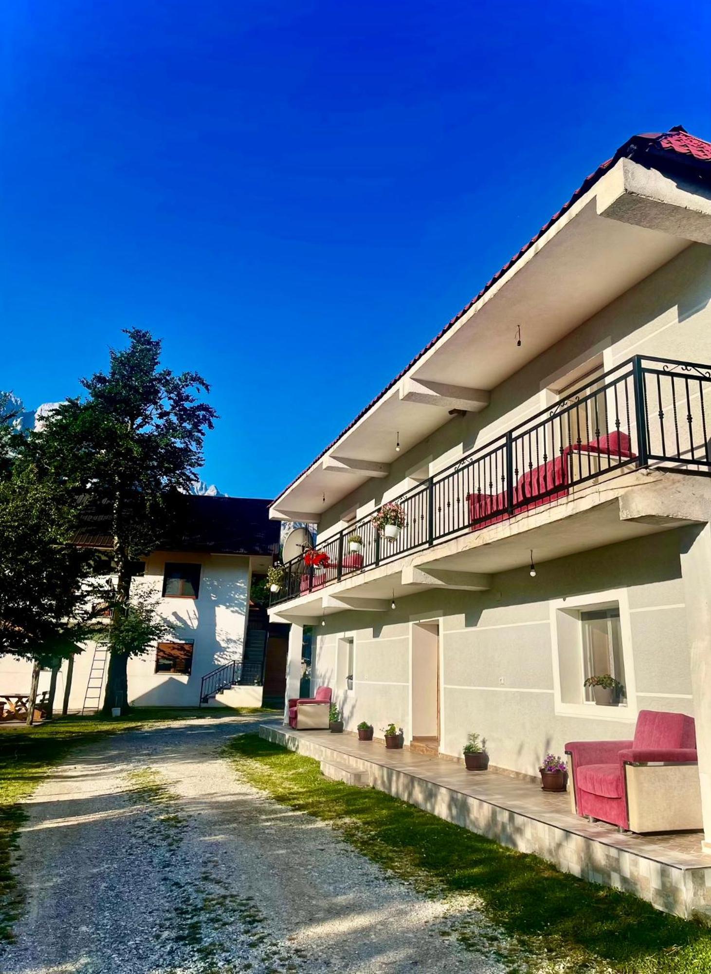 Lazer Cardaku Guesthouse Valbone Eksteriør billede