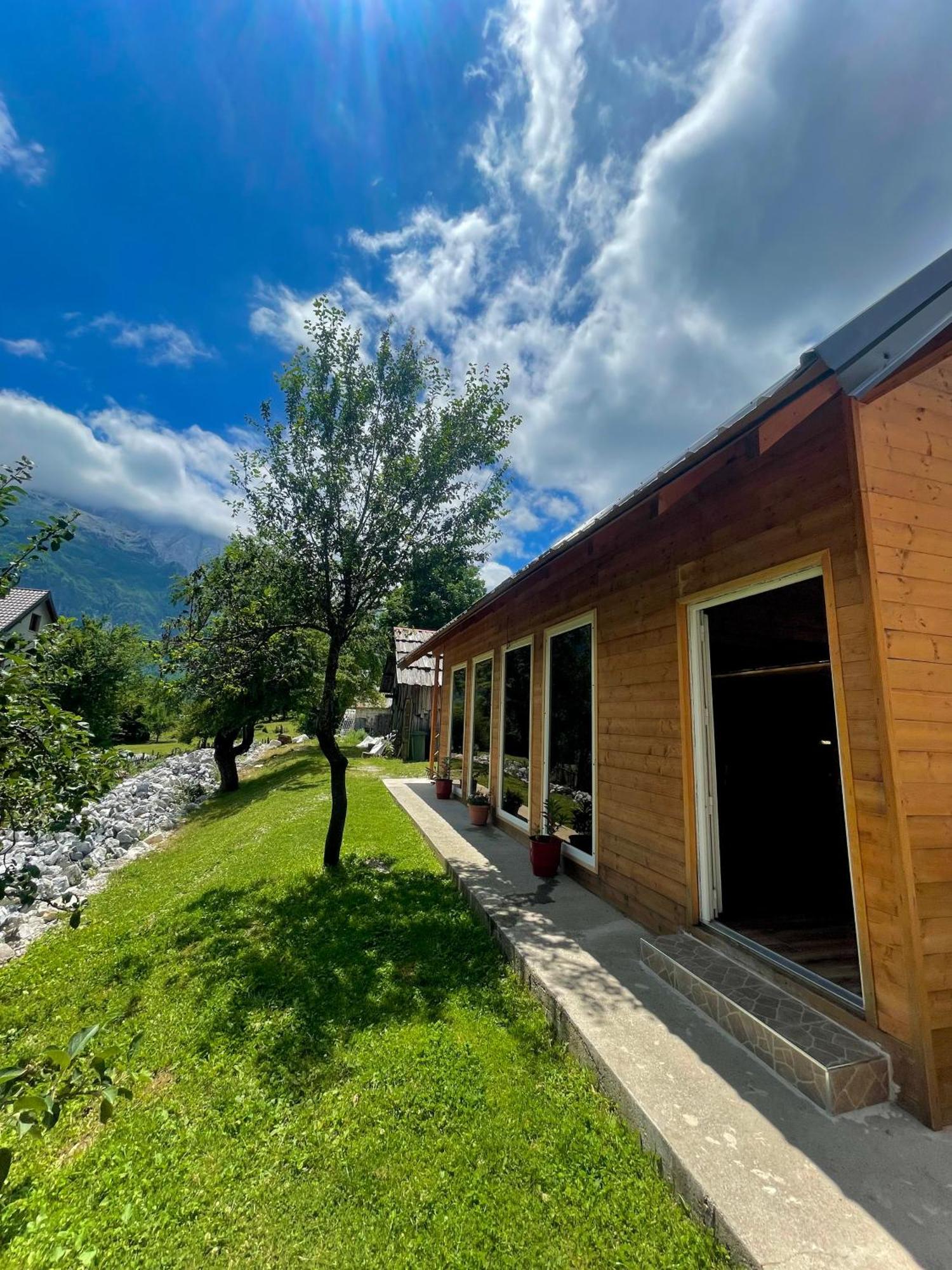 Lazer Cardaku Guesthouse Valbone Eksteriør billede